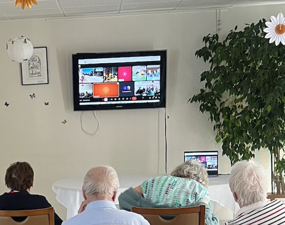 Visioconférence en direct de la caravane La Vache qui rit : une immersion festive au cœur du Tour de France