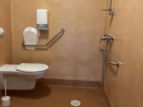 Salle de bain WC de l'EHPAD Les Chanterelles à Caen